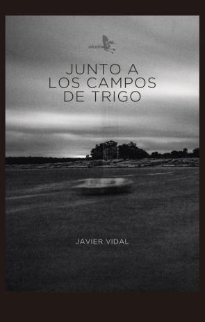 Libro Junto a los Campos De Trigo (2015)