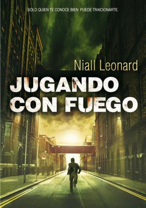 Libro Jugando con Fuego (2013)